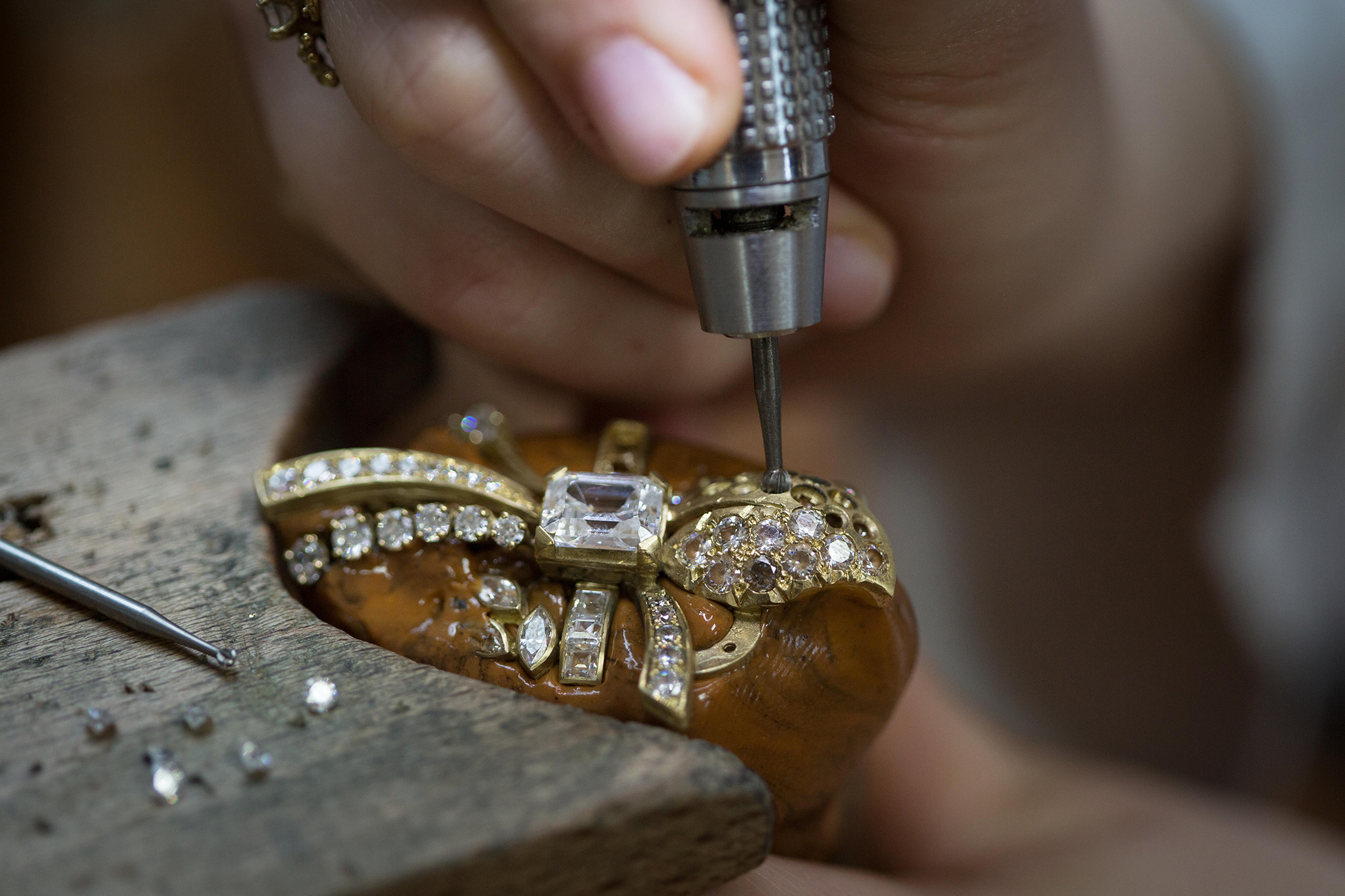 Certification in Jewellery Arts Trades - Setting Option • Haute École de  Joaillerie
